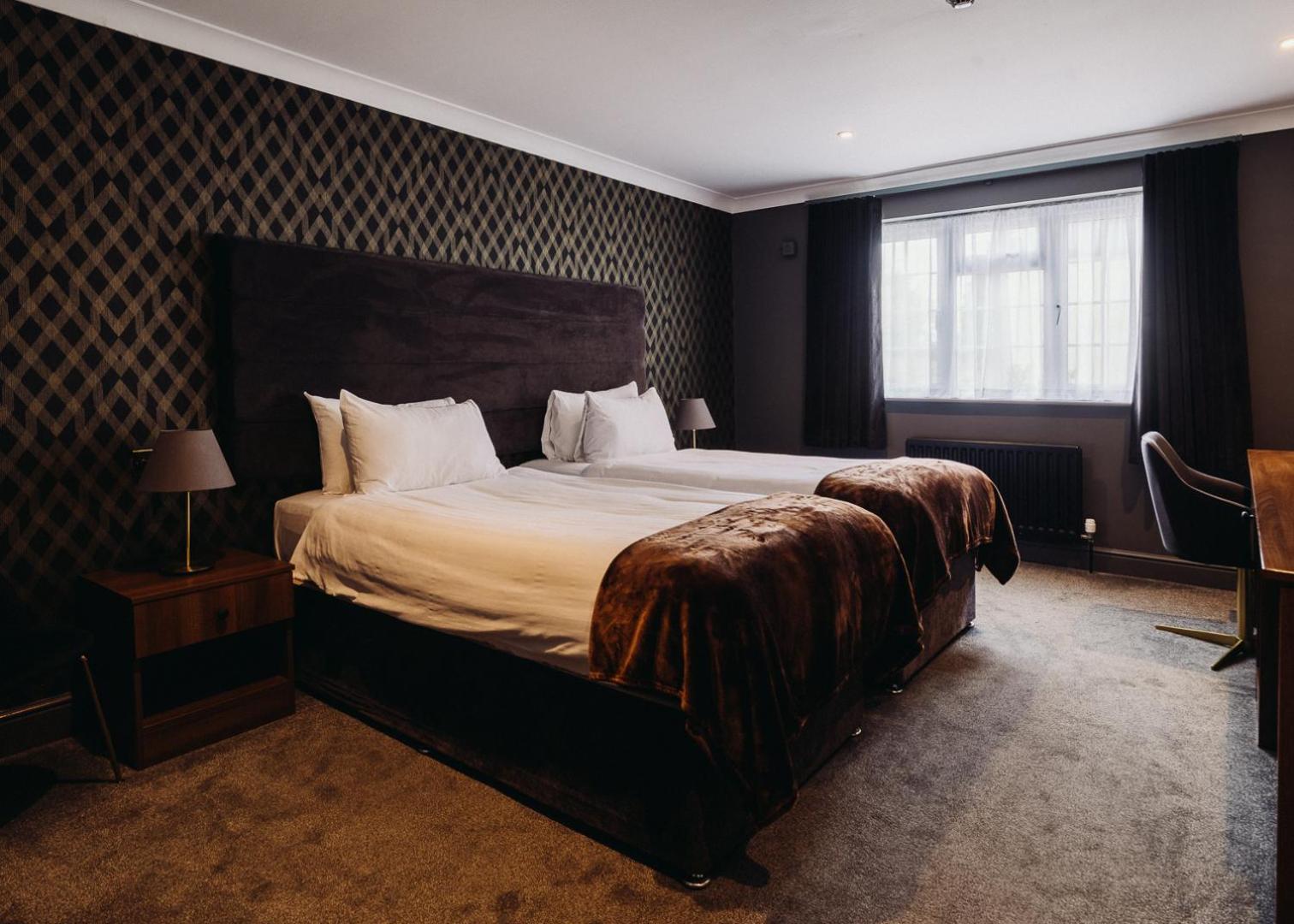 The Chesterton Hotel Бістер Екстер'єр фото